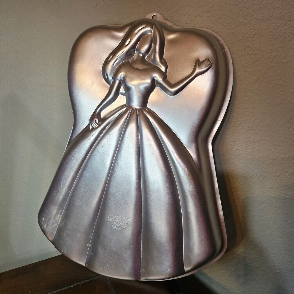 Vintage 1998 Wilton Barbie Princess Cake Pan Aluminum Mattel Mold 2105-3550
